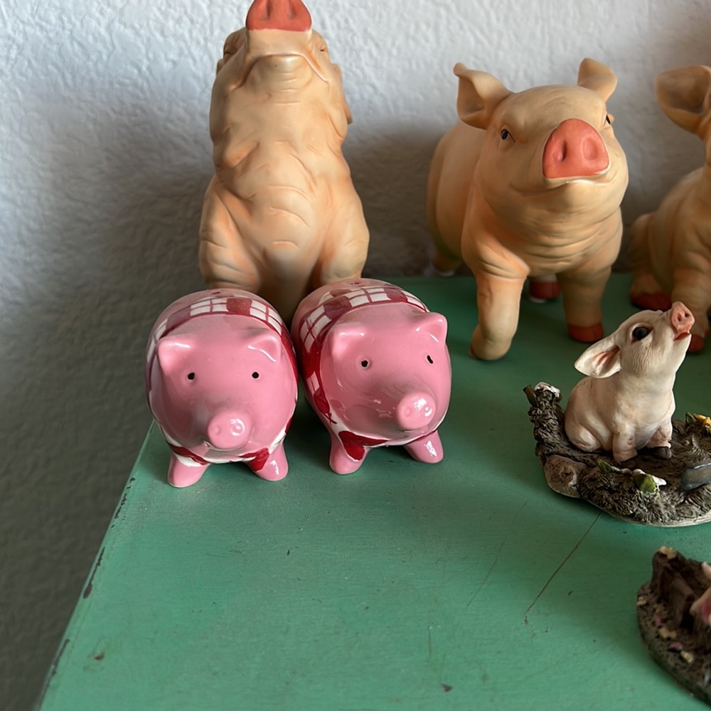 Pig collection - Picture 2 of 5
